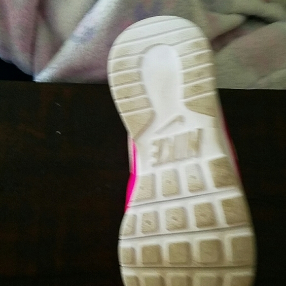 Nike gently worn No insoles - Picture 2 of 2